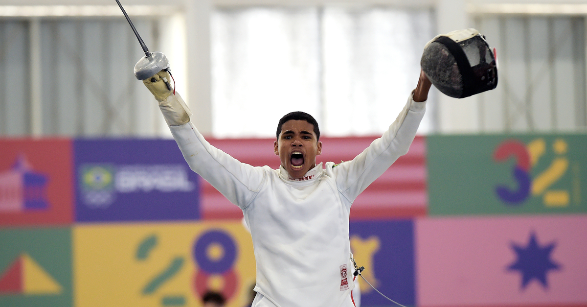 Revelação do pentatlo moderno, Jhon Xavier, de Pernambuco, conquista duas medalhas na esgrima dos Jogos da Juventude