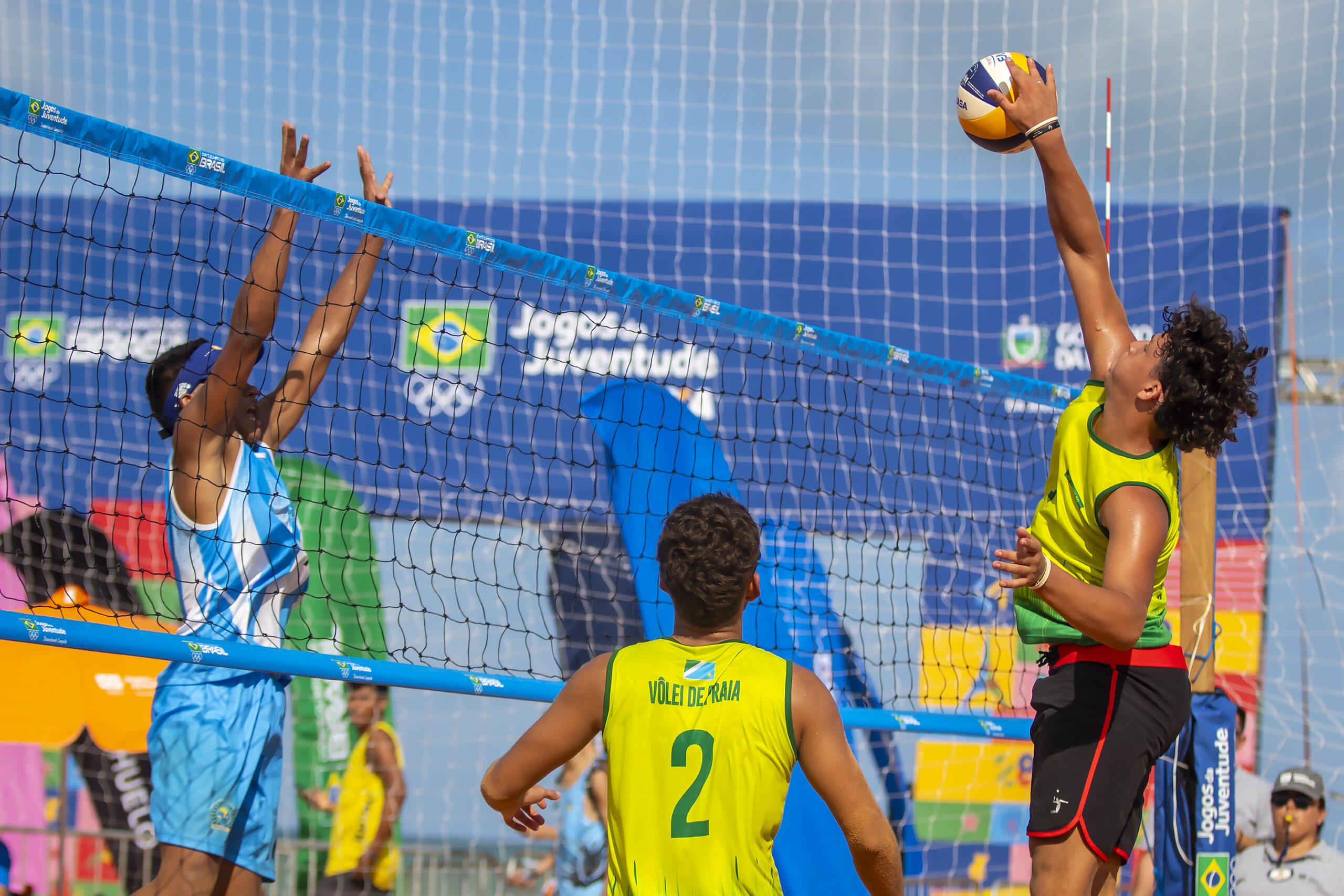 Jogando pela 1ª vez na praia, dupla do Mato Grosso do Sul busca o título dos Jogos da Juventude