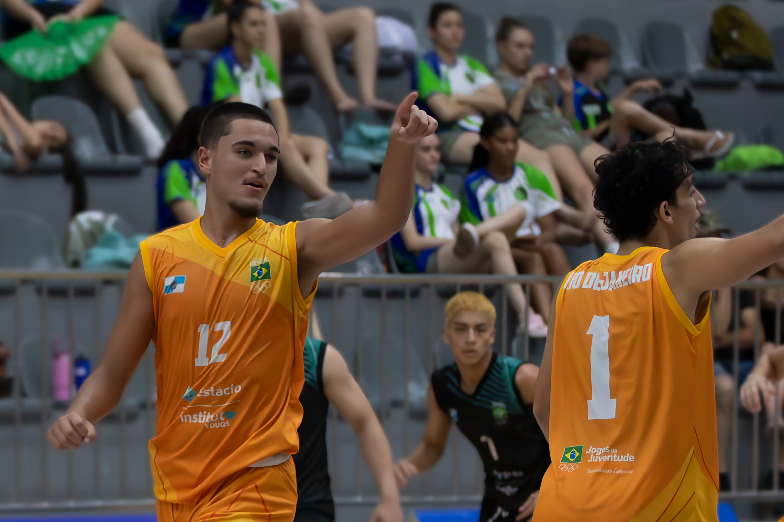 Victor Azevedo troca base do Vasco e “aperto no coração” pelo basquete e ajuda Time RJ a chegar à final dos Jogos da Juventude