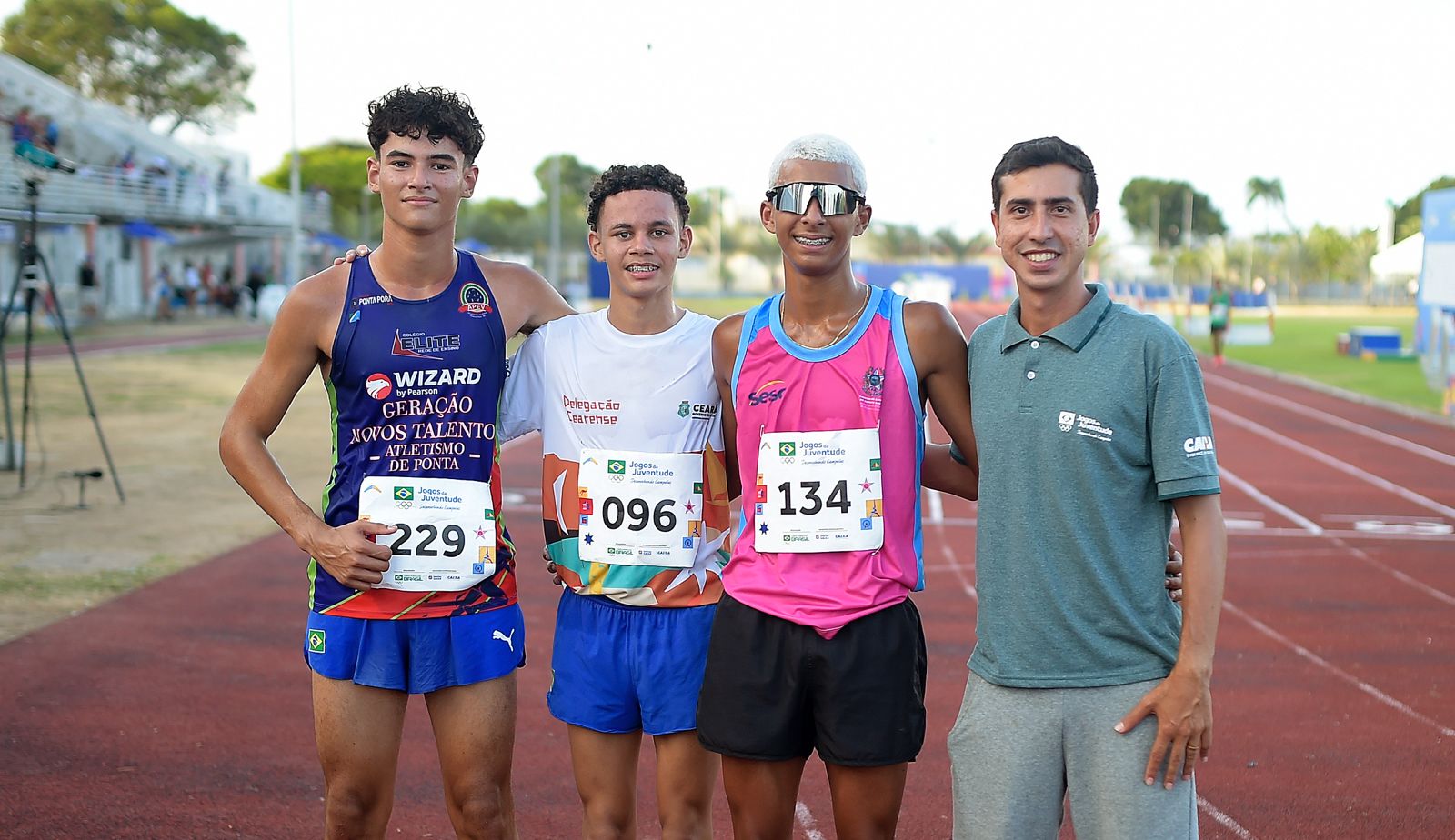 Ídolo acessível: exaltado por jovens, medalhista olímpico Caio Bonfim dá conselhos a atletas da marcha nos Jogos da Juventude