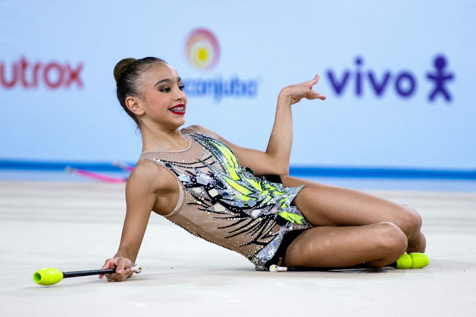 Conheça Anna Júlia Carvalho, talento da ginástica rítmica que estará nos Jogos da Juventude CAIXA
