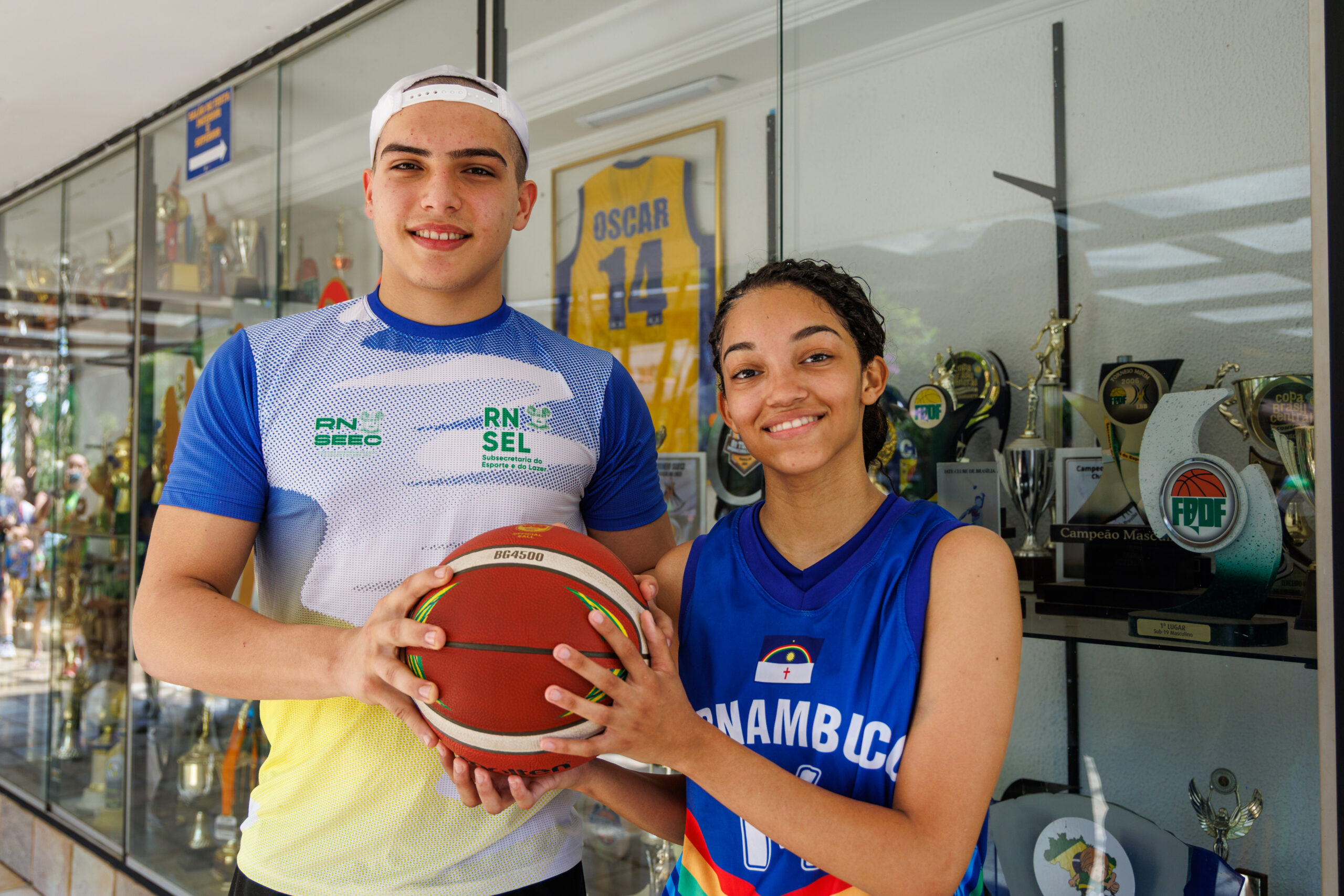 Atletas dos Jogos da Juventude se surpreendem ao saberem que atuaram onde Oscar Schmidt começou no basquete