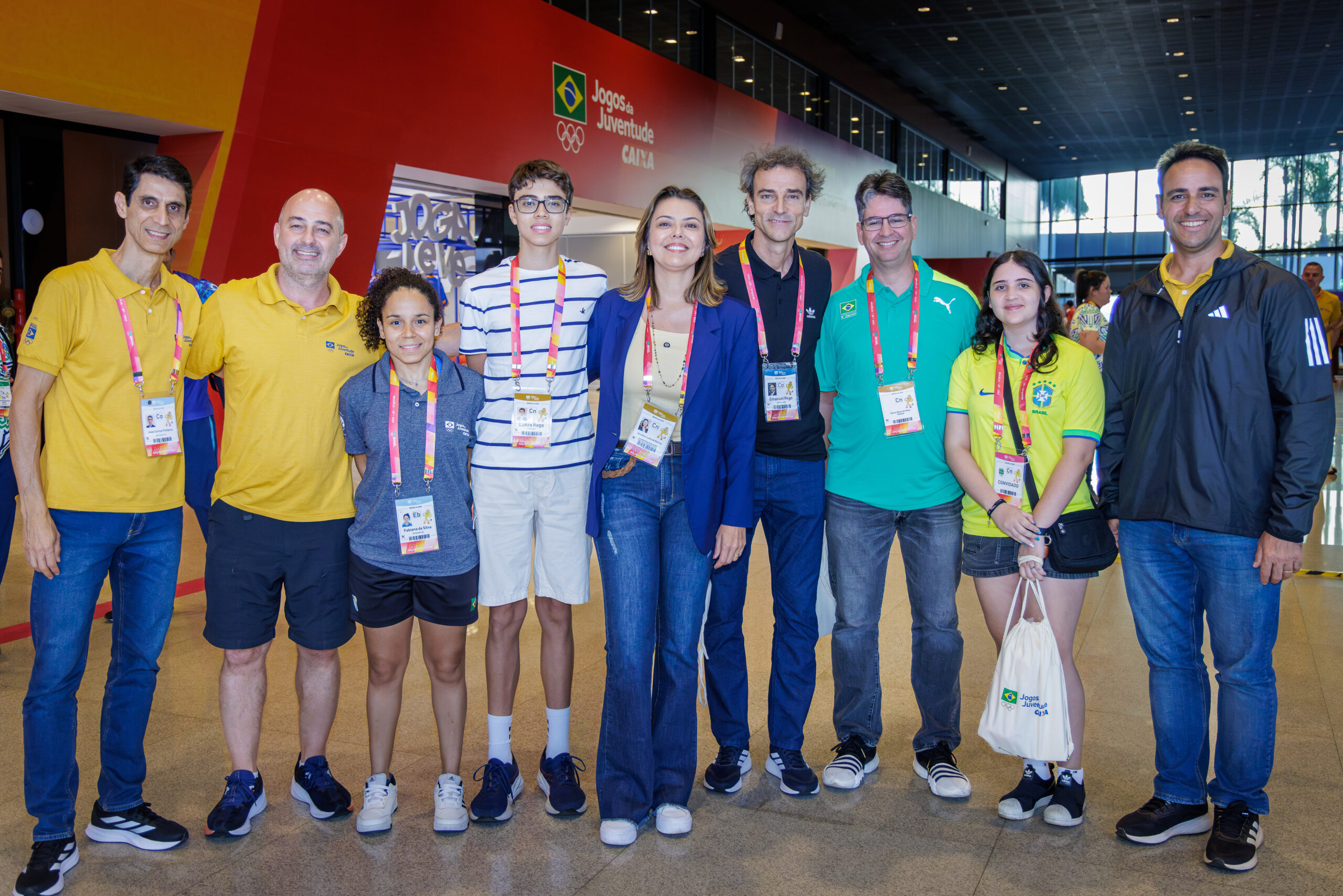 Senadora Leila Barros visita os Jogos da Juventude CAIXA Brasília 2025