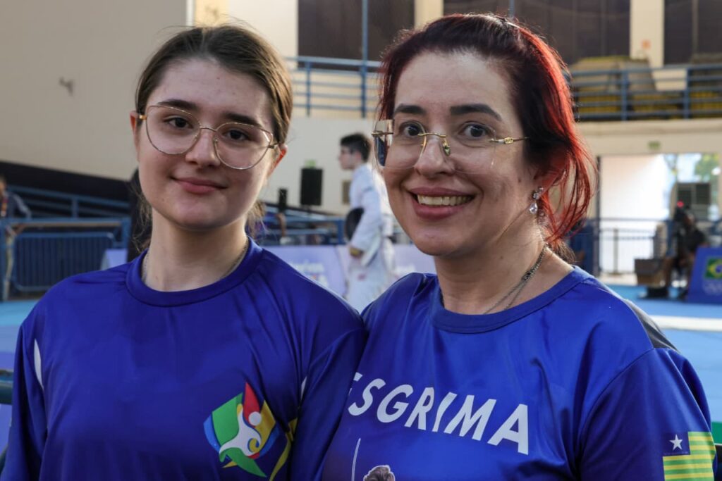 Mãe e filha dividem a paixão pela esgrima. Créditos: Abelardo Mendes Jr / COB