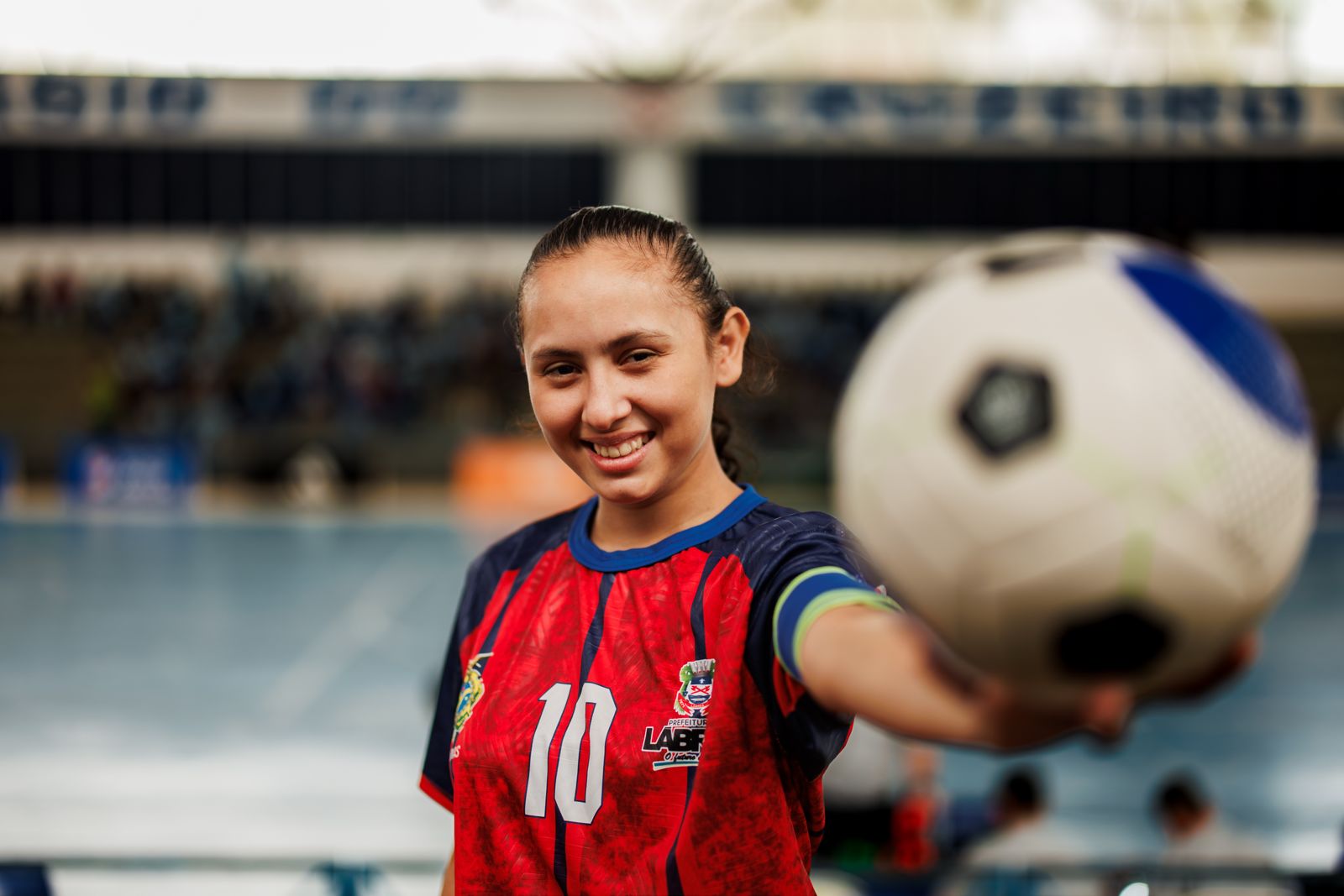 A volta por cima: após perder parcialmente a visão, Grazi retorna às quadras e inspira o Amazonas nos Jogos da Juventude CAIXA 2025