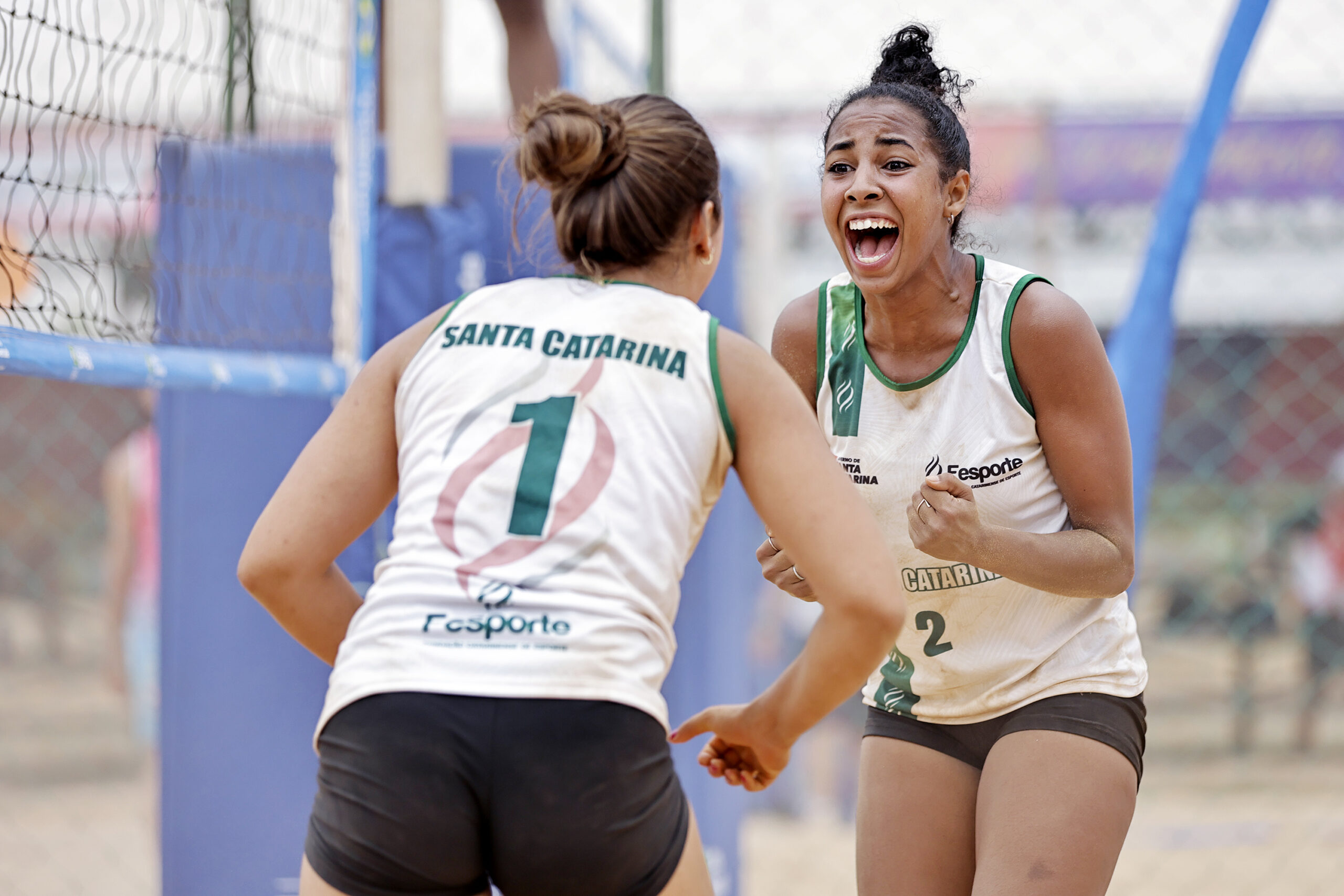 No radar de ‘olheiros’ da seleção, catarinenses enfrentam dupla prodígio do RN na final do vôlei de praia dos Jogos da Juventude 2025