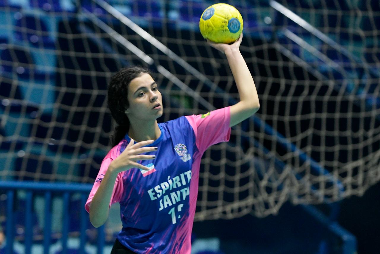 Após cirurgia cardíaca na infância, Ana Clara Oliveira Rocha (ES) estreia no handebol nos Jogos da Juventude CAIXA 2026