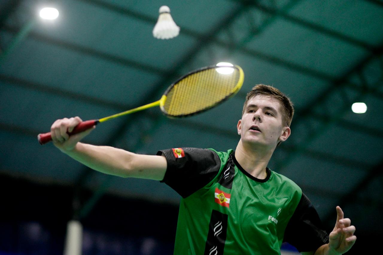 Caio Schoeffel (SC) leva legado familiar no badminton nos Jogos da Juventude CAIXA 2026