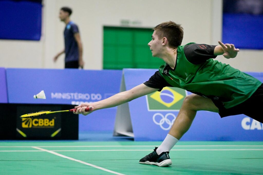 2026.09.24 - Jogos da Juventude CAIXA Foz do Iguaçu - Local: Centro de Convivência Arnaldo Isidorio- Badminton - Fase classificatória - NA FOTO: Caio Schoeffel (SC) - Foto: Alexandre Loureiro/COB. IG:alexandreloureiroimagens / @timebrasil