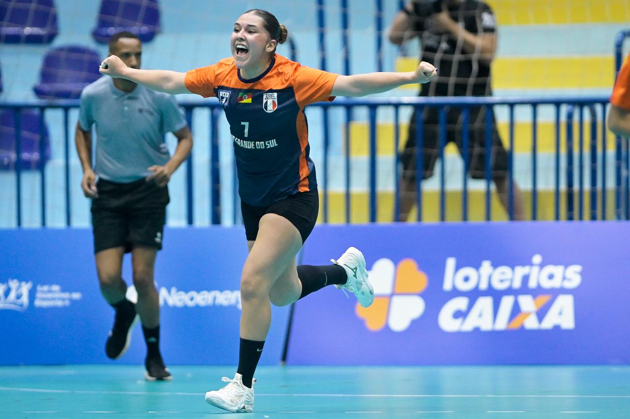 Eduarda Arnold (RS) esperou o ano inteiro para brilhar em estreia do handebol nos Jogos da Juventude CAIXA 2026