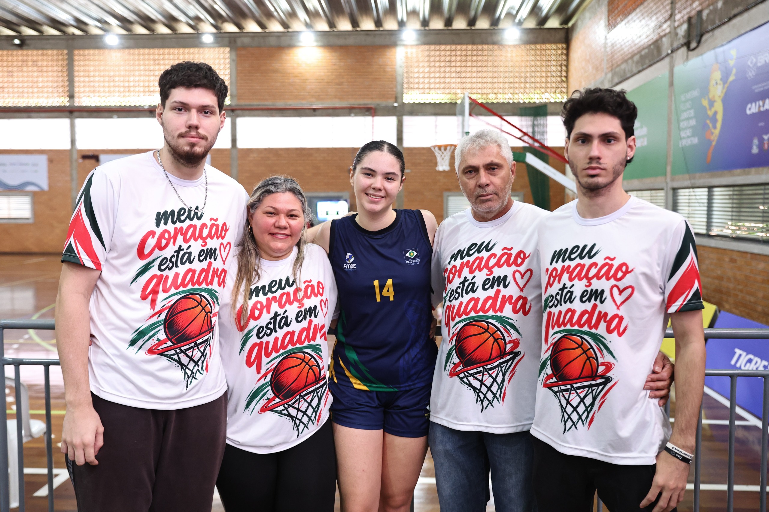 Família de Maria Clara Guimarães (MT) viaja 18 horas para ver a filha estrear no basquete dos Jogos da Juventude CAIXA 2026