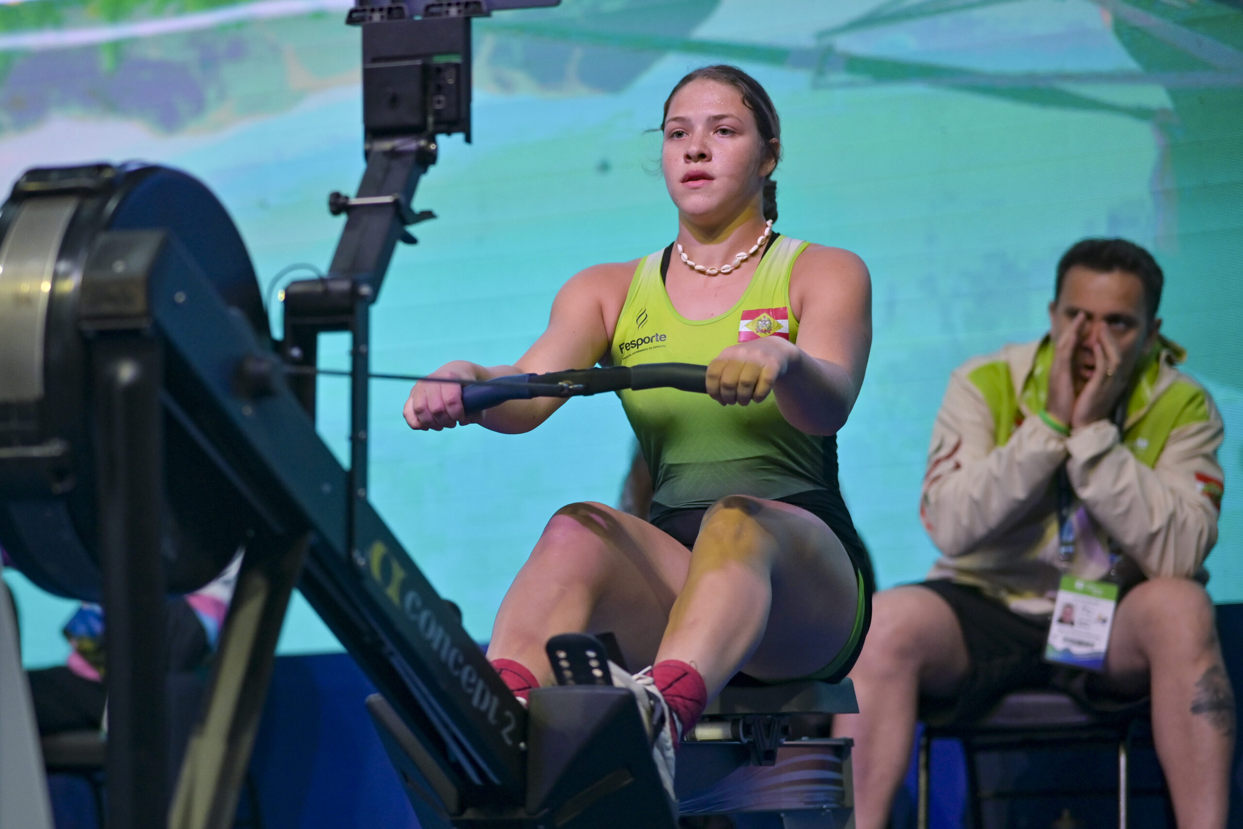 Aos 15 anos, catarinense Linda Otto troca o polo aquático pelo remo e já sonha com medalha olímpica
